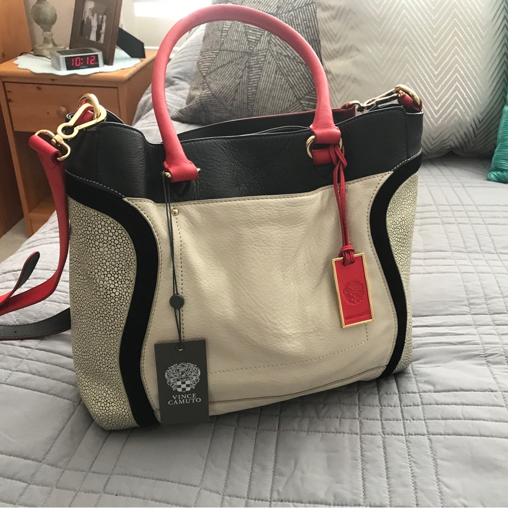NWT versatile leather hand bag